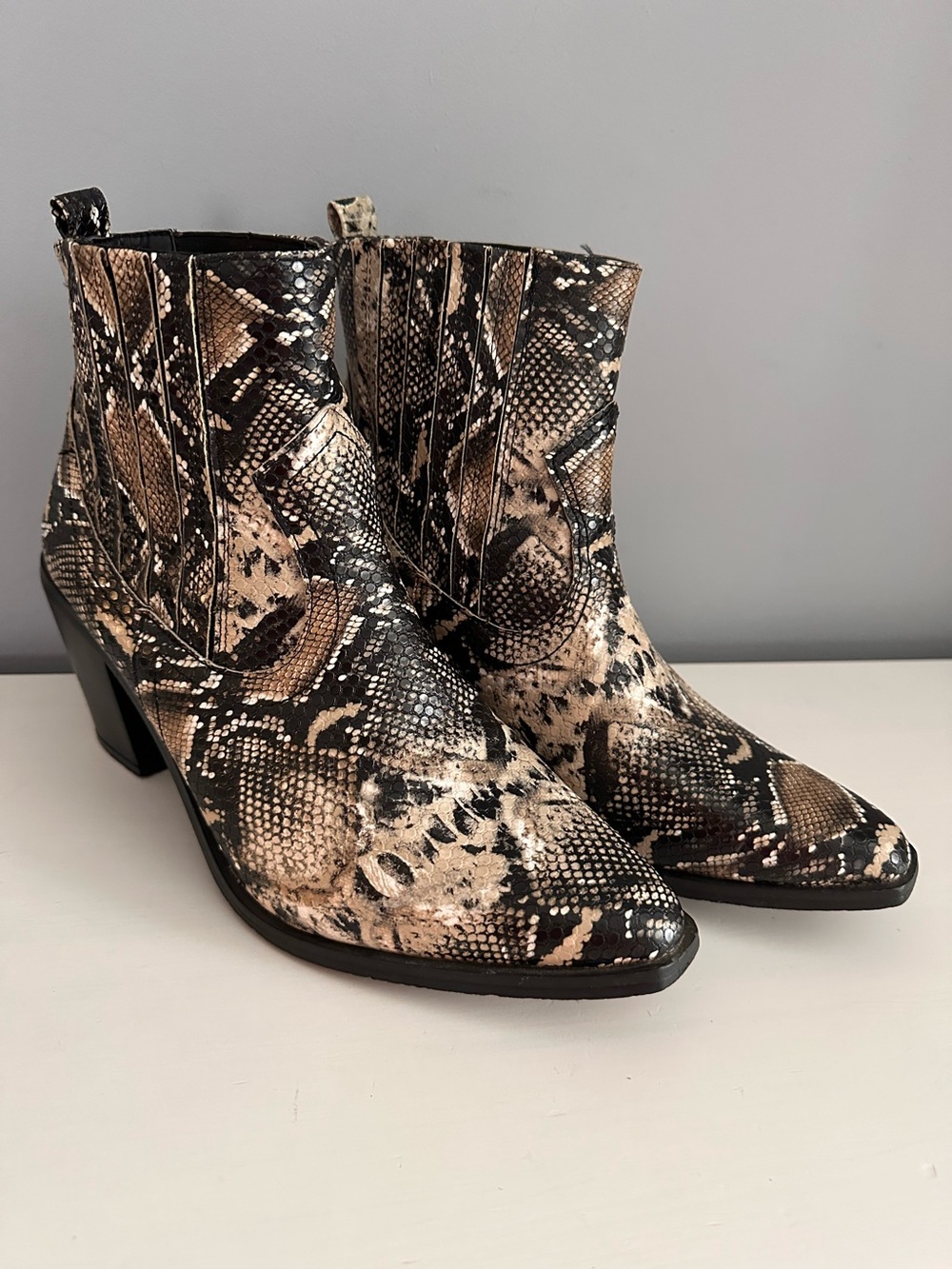 Seven7 - Women’s, Eve, Faux Snakeskin Embossed, Ankle Boots size 10, Western